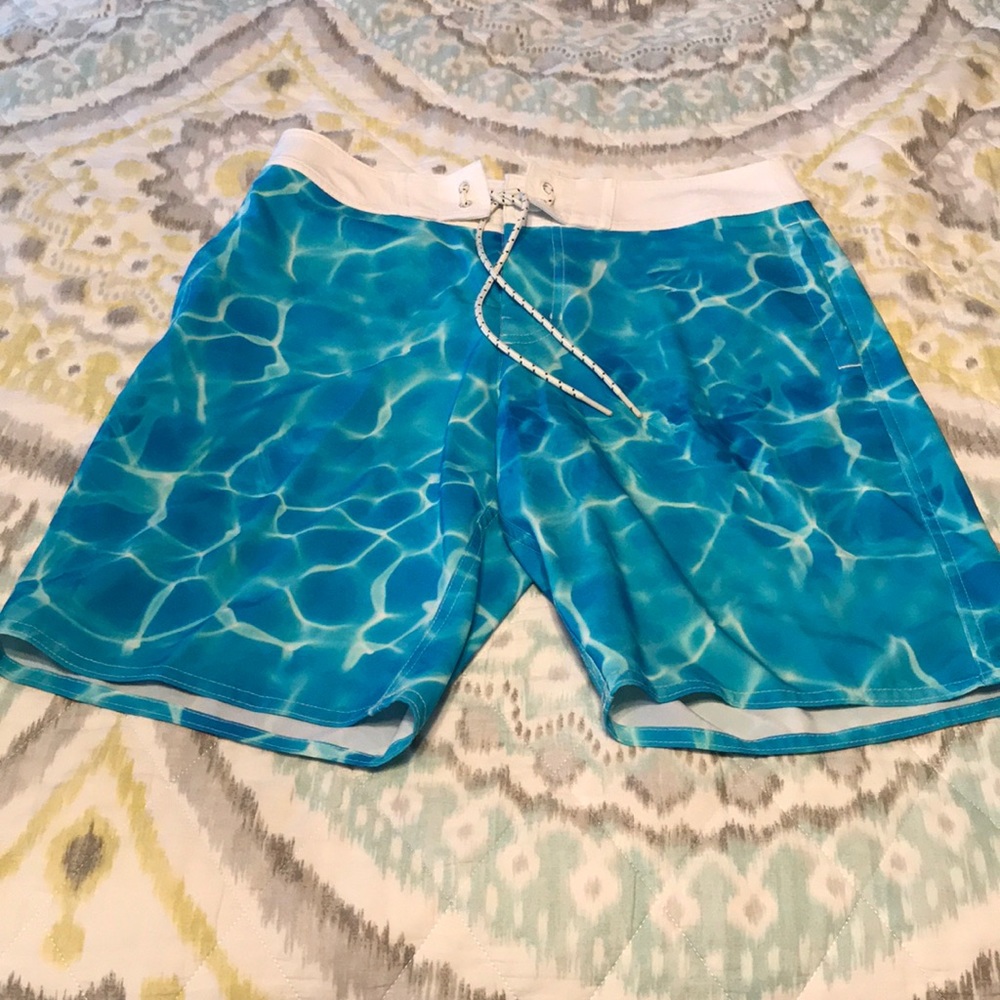 American Eagle swim shorts, Men’s small
